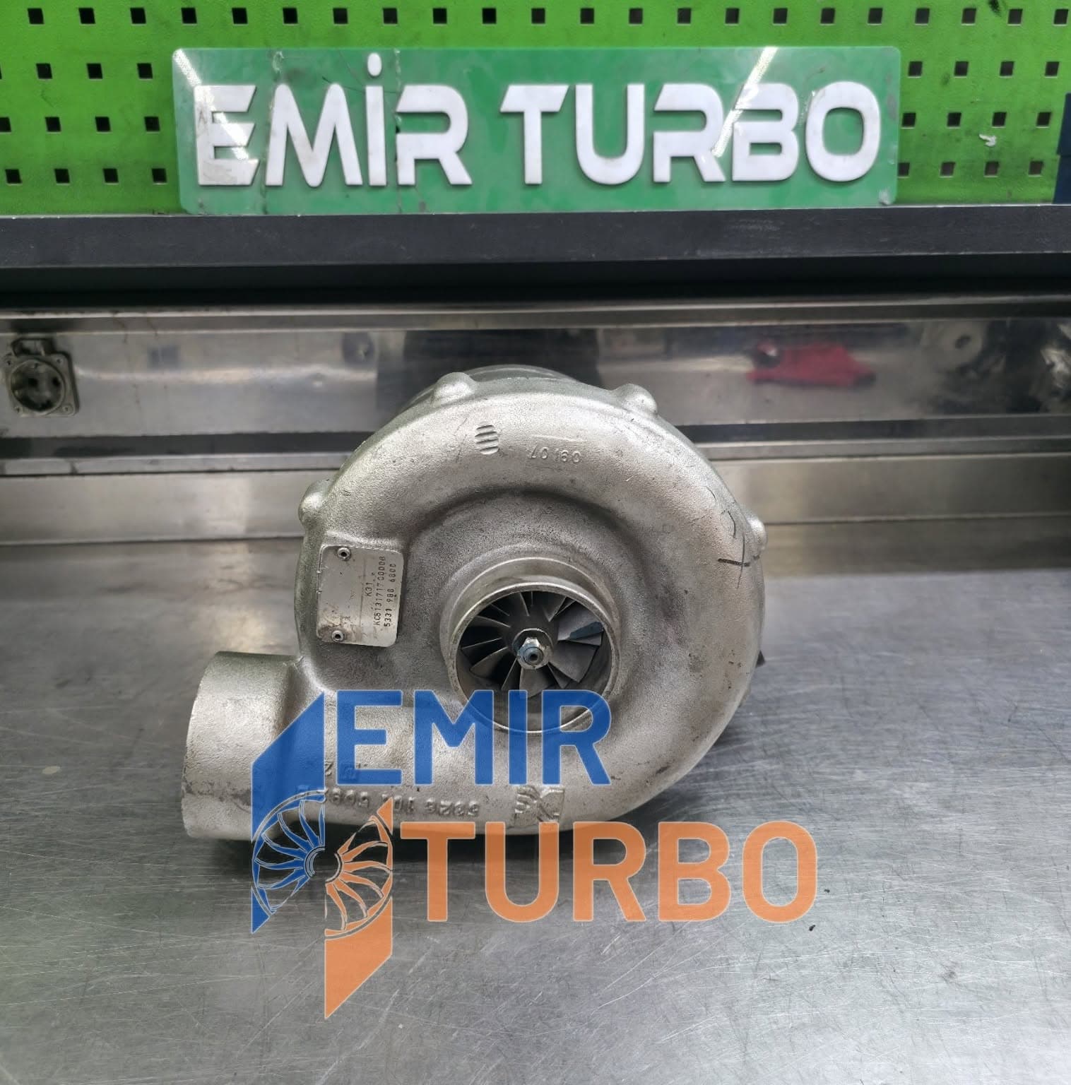 BorgWarner K31 Turbo Mercedes-Benz O 345 OM447HLA 53319886800 turbo — fotoğraf 1/5